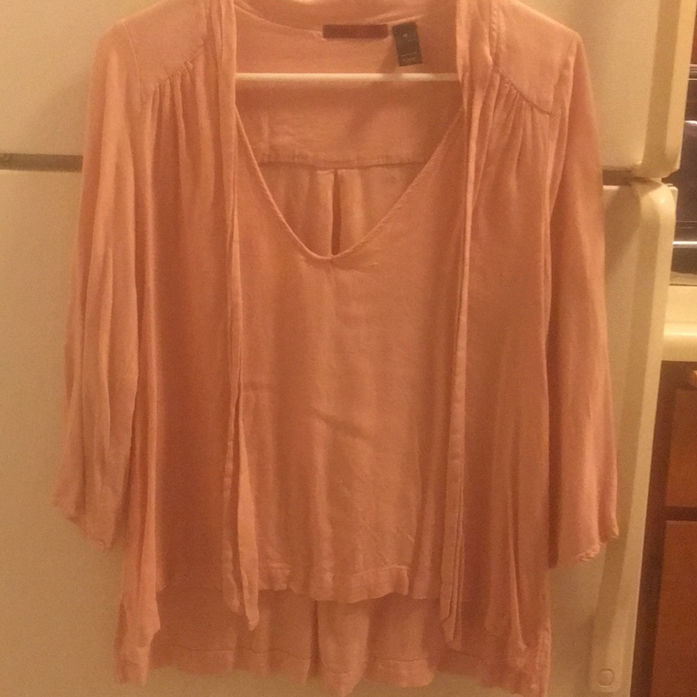 Super cute Pinkish nude shirt